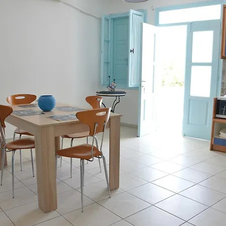 Soulis 2* Adamantas (Milos)